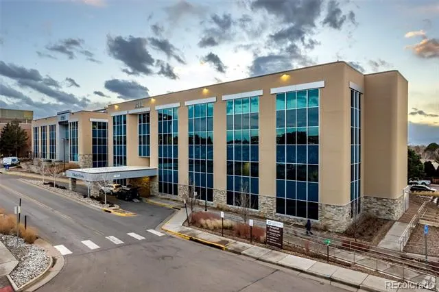 2925 S Vaughn Way Aurora, CO 80014