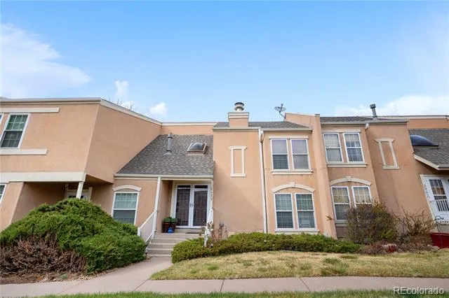 2925 S Vaughn Way Aurora, CO 80014