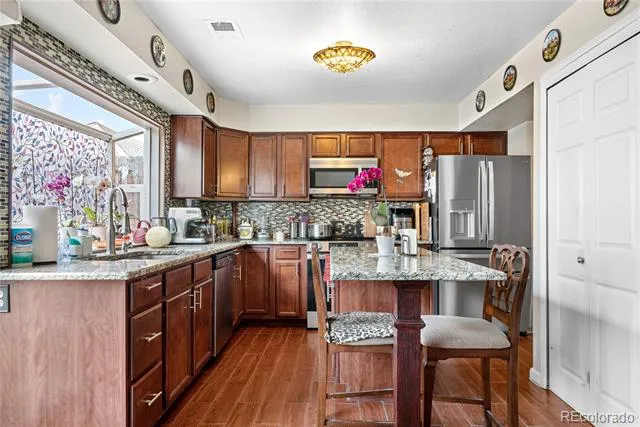 2925 S Vaughn Way Aurora, CO 80014