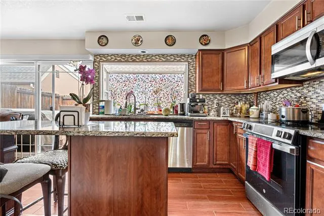 2925 S Vaughn Way Aurora, CO 80014