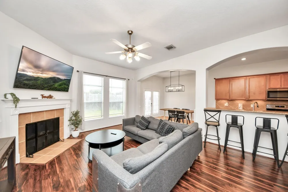 4118 Ferro Street Stafford, TX 77477