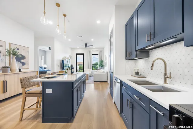 10899 S Hausman #401 San Antonio, TX 78250