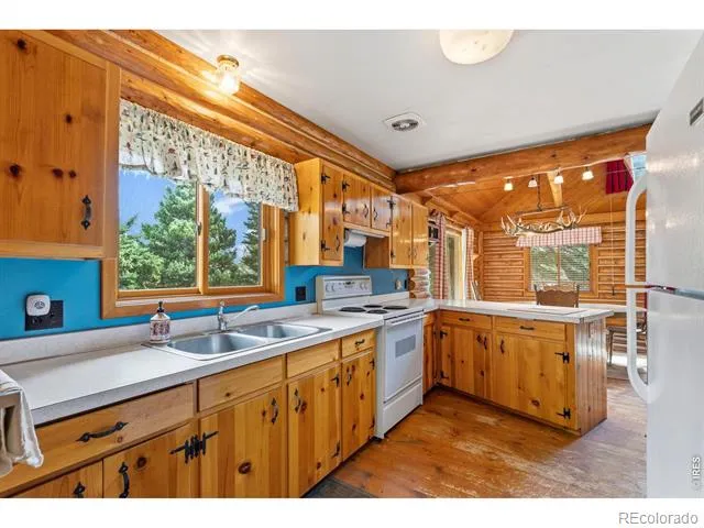110 Meadow Lane Bellvue, CO 80512