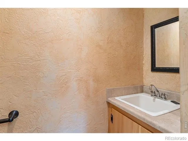 110 Meadow Lane Bellvue, CO 80512