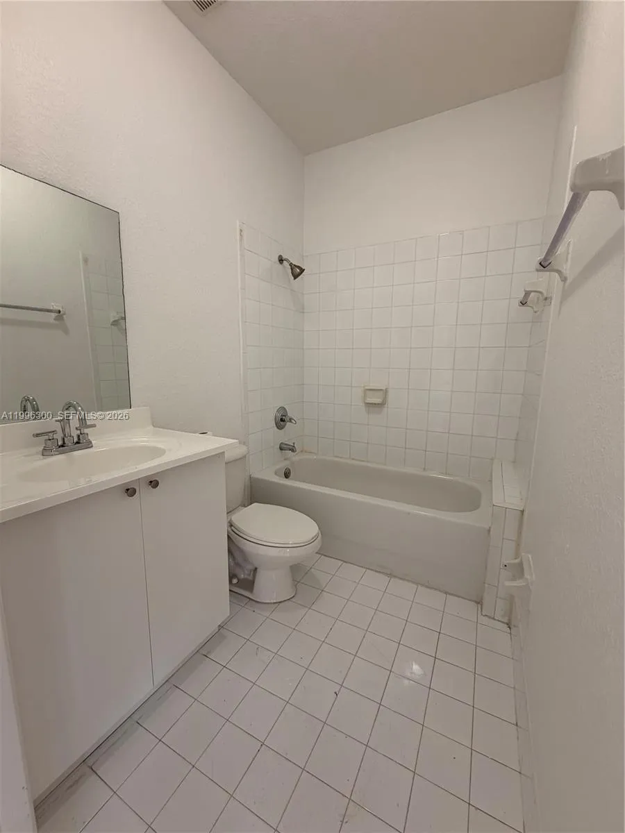 13264 Old Biscayne Dr #405 Homestead, FL 33033
