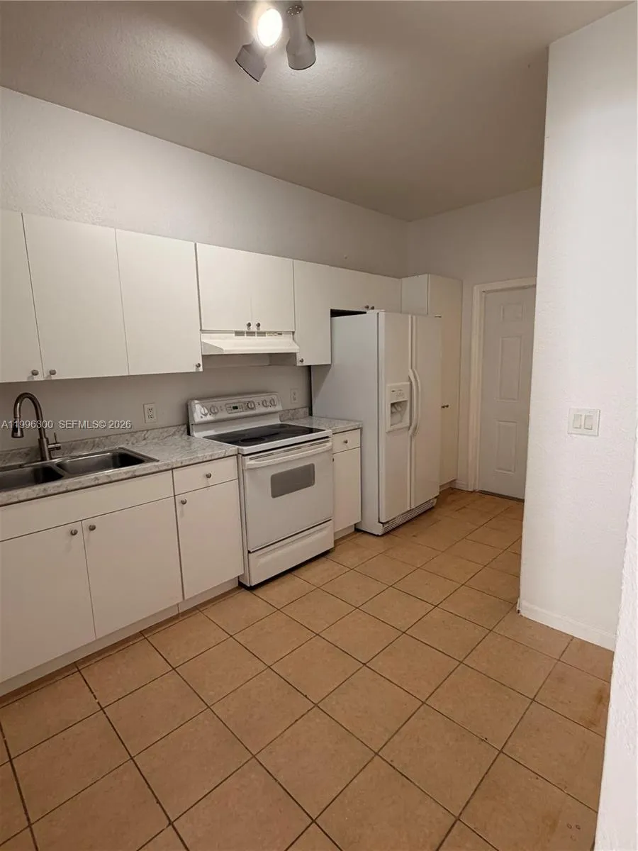 13264 Old Biscayne Dr #405 Homestead, FL 33033