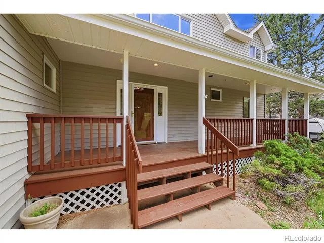 256 Choctaw Road Lyons, CO 80540