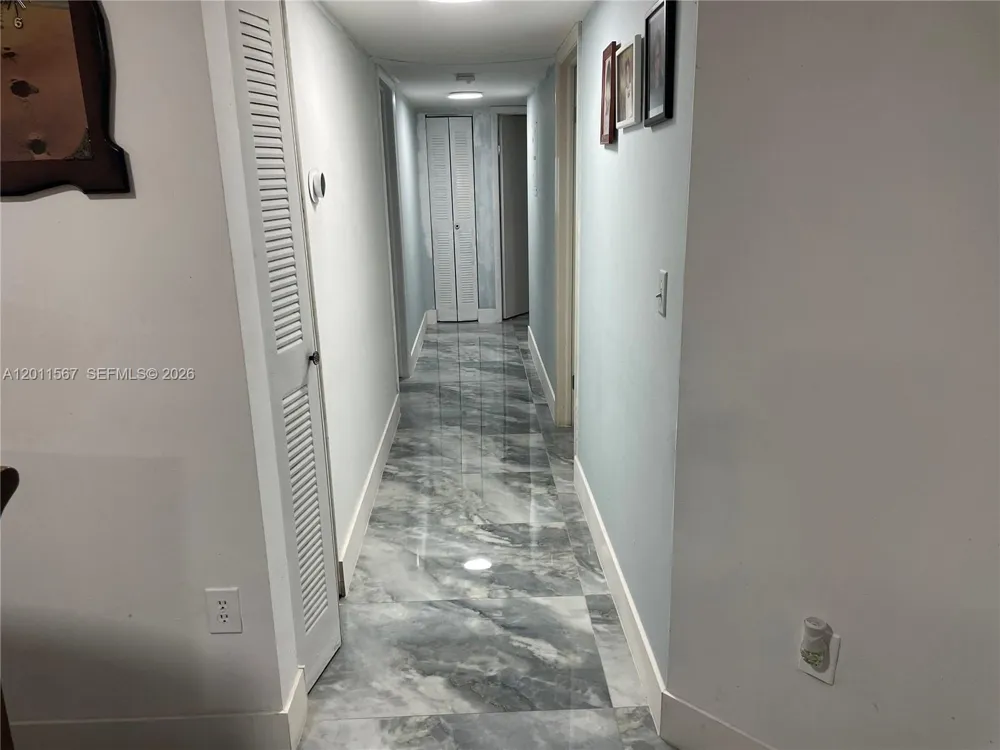 911 NE 199th St #102-14 Miami, FL 33179