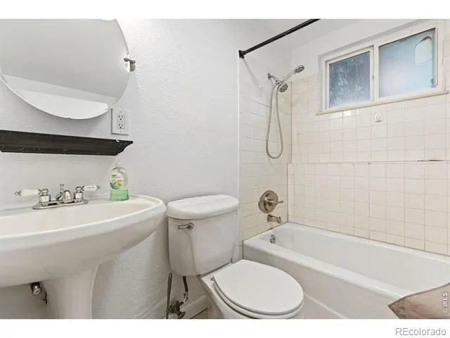 260 Ley Drive La Salle, CO 80645