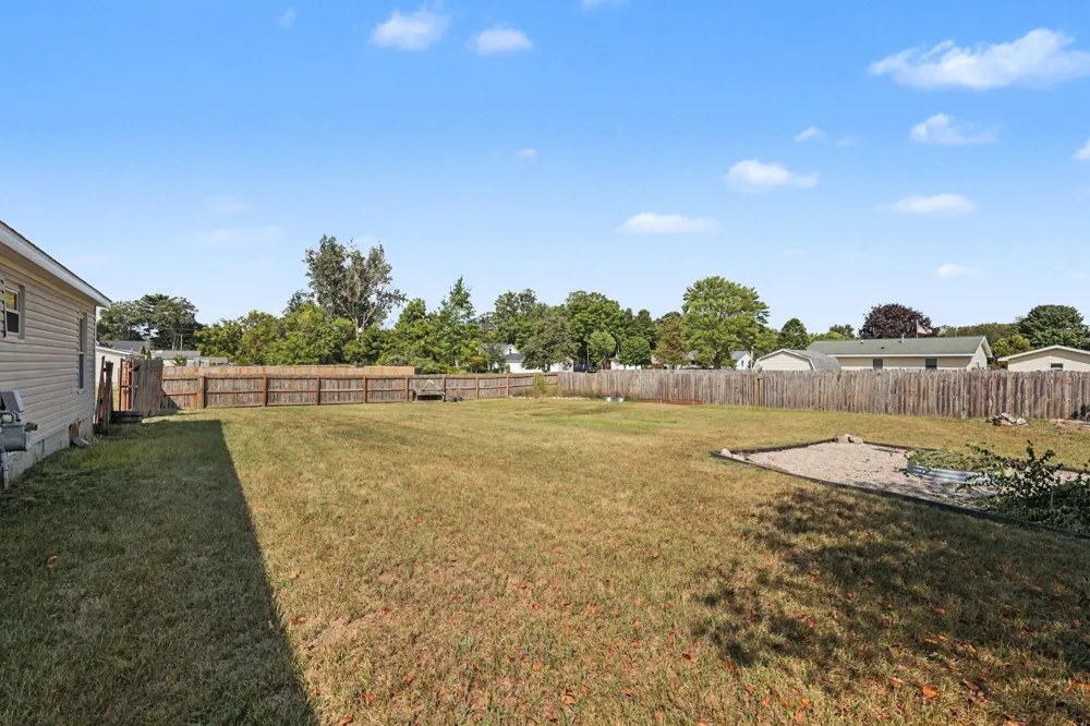 611 Locust Street Howard City, MI 49329