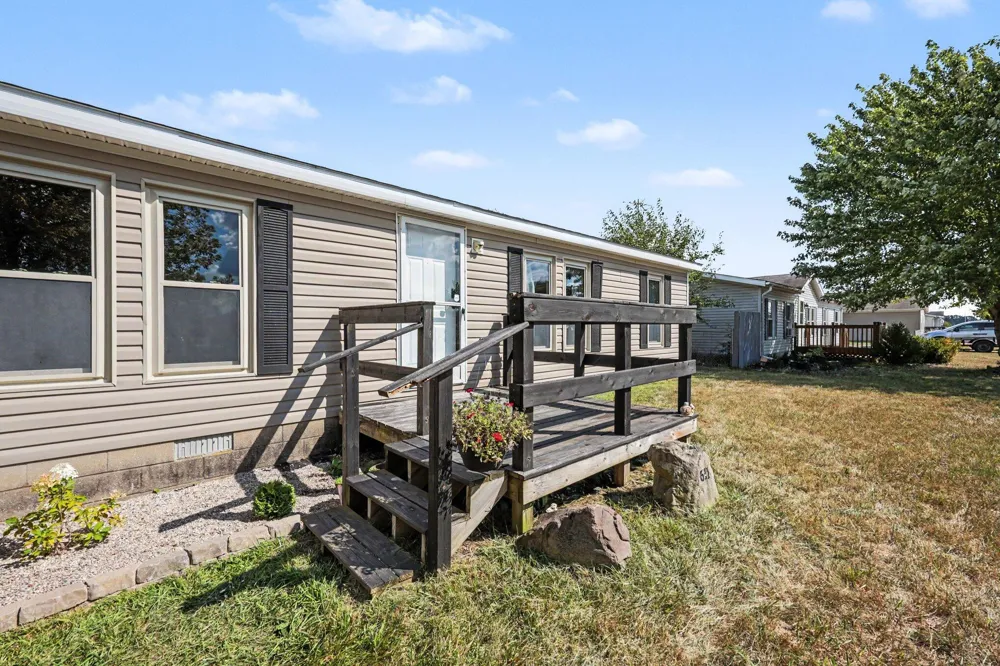 611 Locust Street Howard City, MI 49329