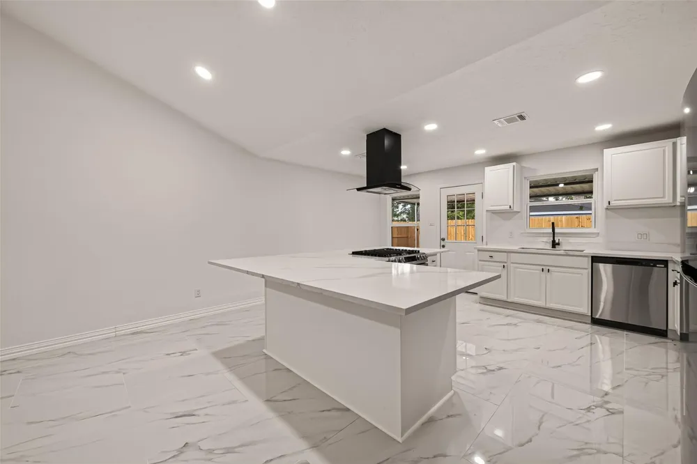 11434 Sharpview Drive Houston, TX 77072