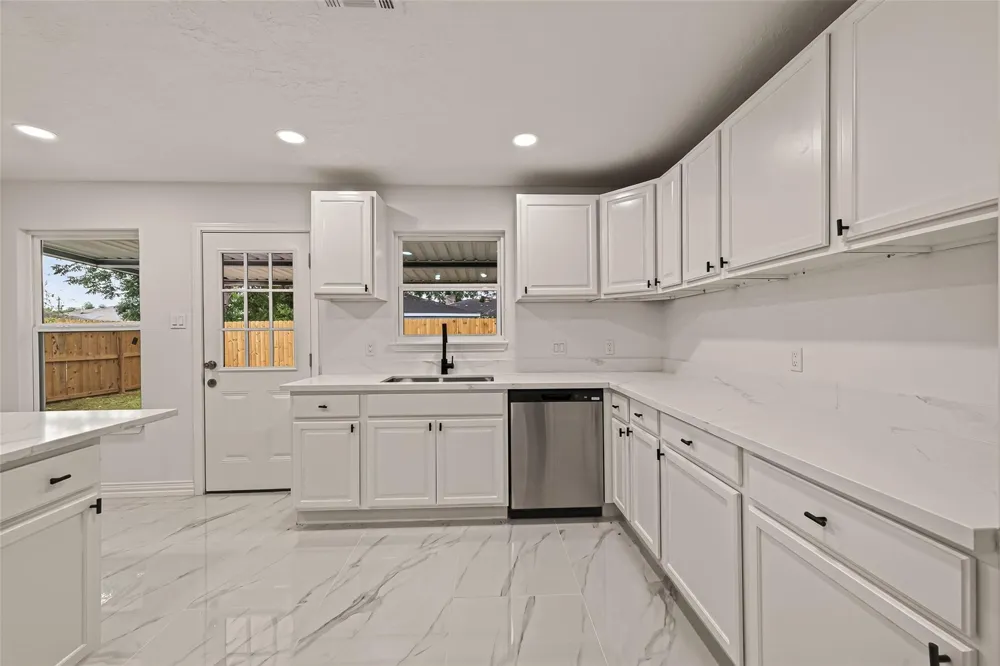 11434 Sharpview Drive Houston, TX 77072