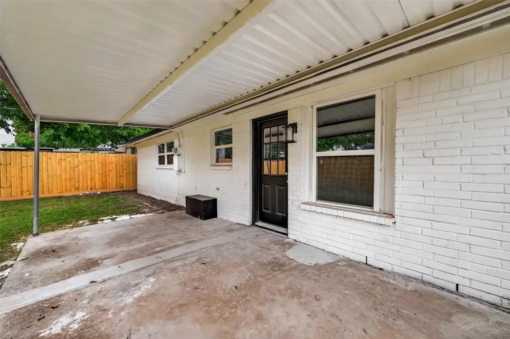 11434 Sharpview Drive Houston, TX 77072