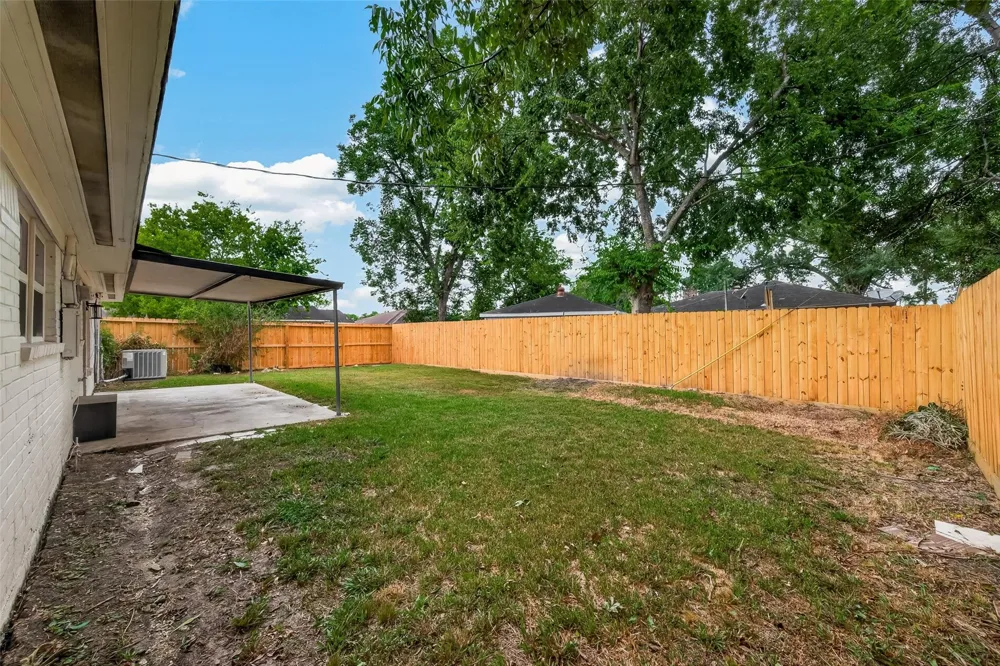 11434 Sharpview Drive Houston, TX 77072