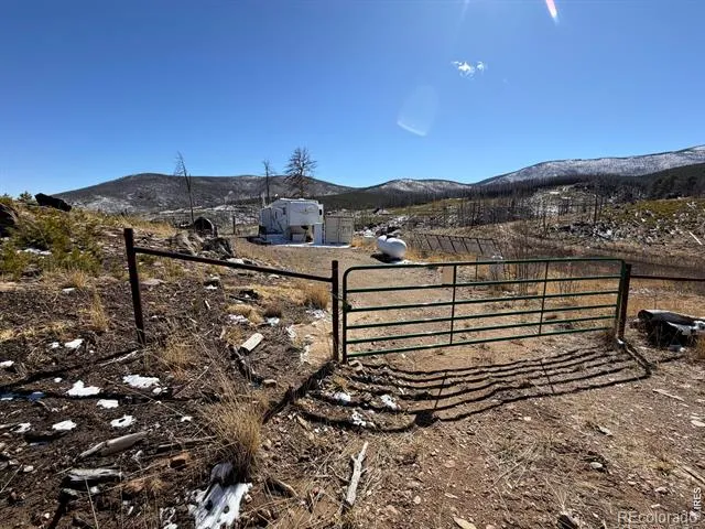 28 Agate Court Bellvue, CO 80512
