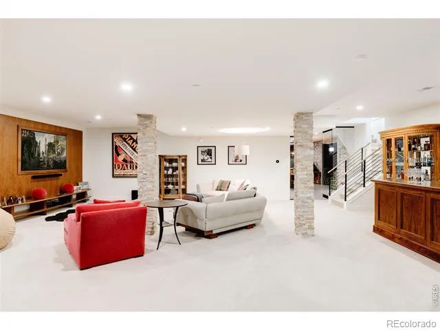6816 Goldbranch Drive Niwot, CO 80503