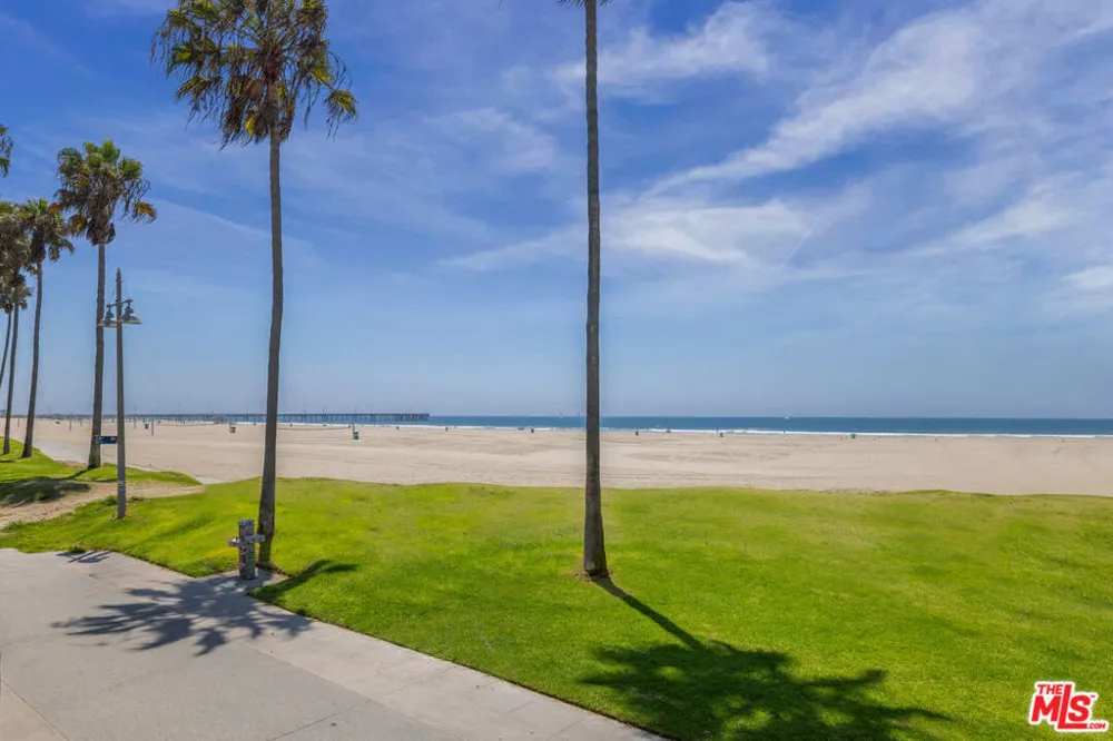 2311 Ocean Front Walk Venice, CA 90291