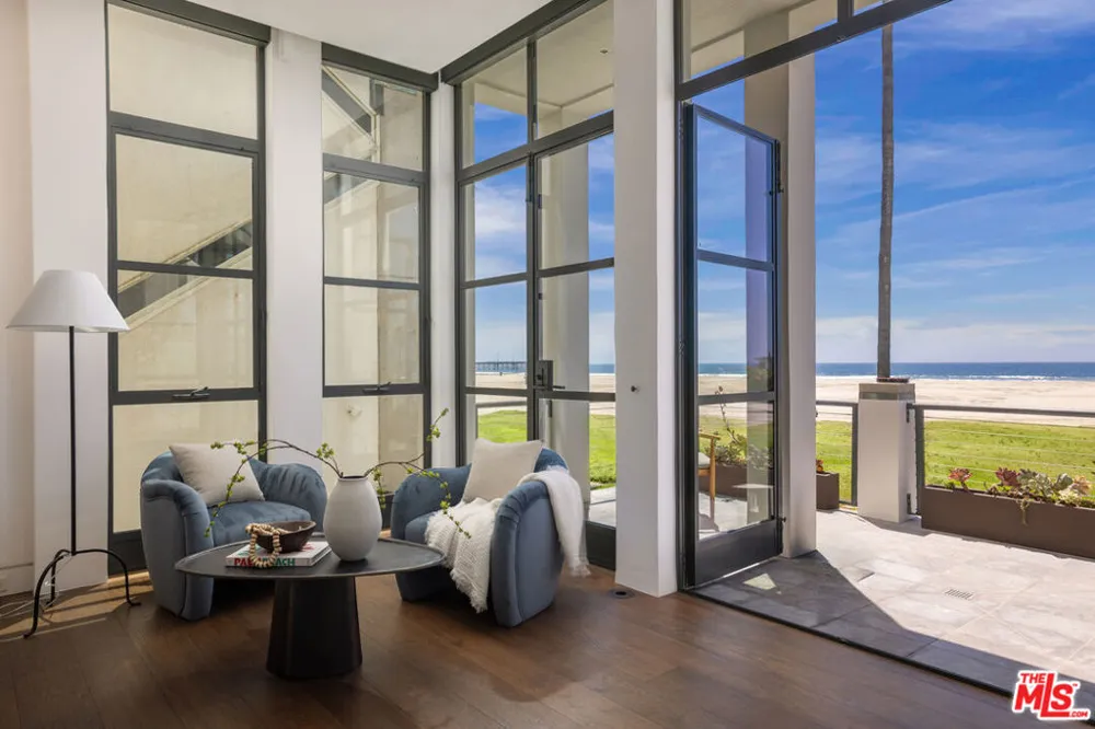 2311 Ocean Front Walk Venice, CA 90291