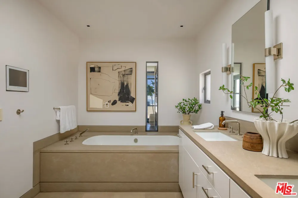 2311 Ocean Front Walk Venice, CA 90291