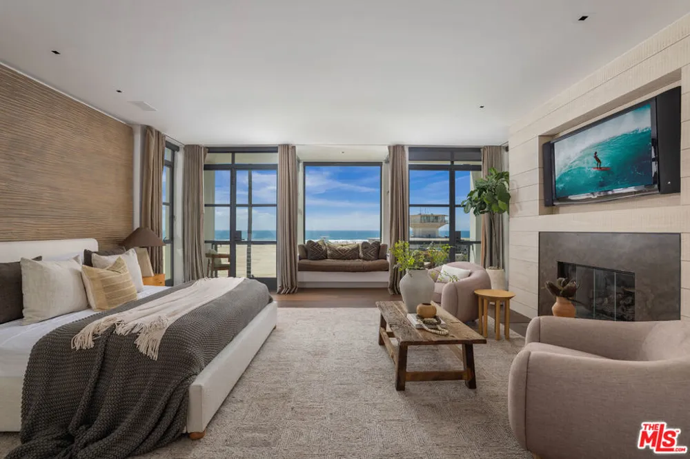 2311 Ocean Front Walk Venice, CA 90291