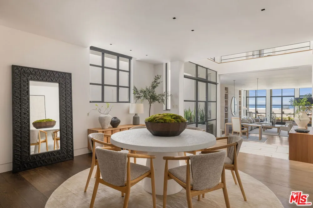 2311 Ocean Front Walk Venice, CA 90291