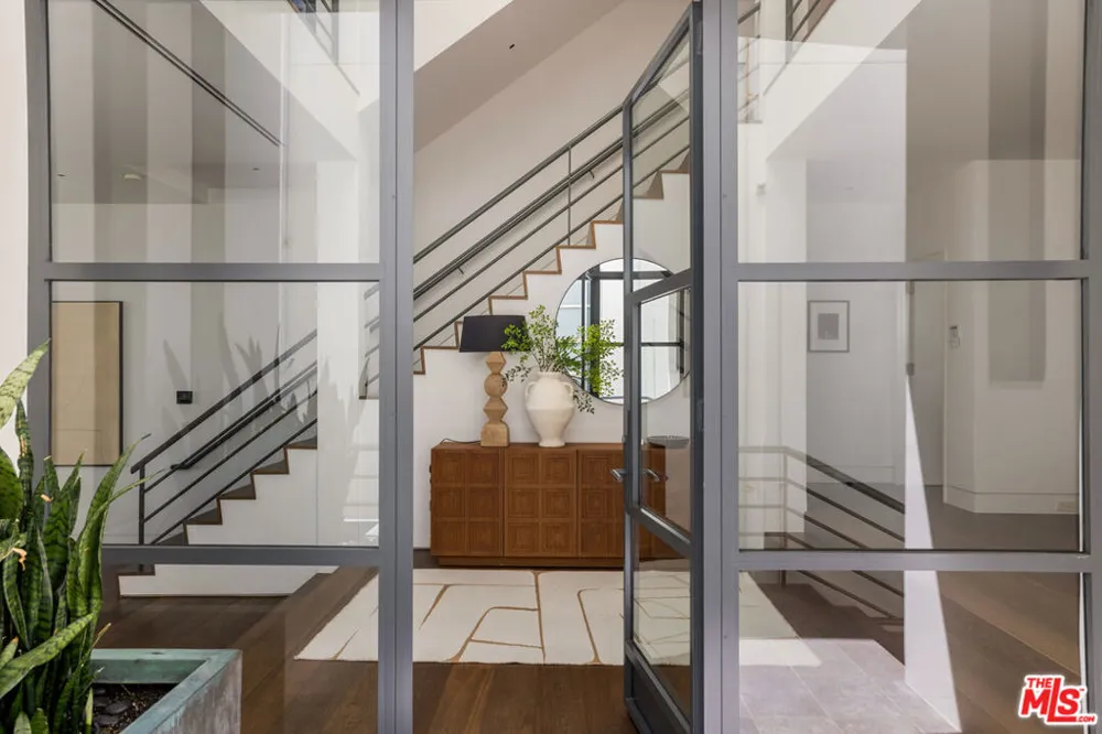 2311 Ocean Front Walk Venice, CA 90291