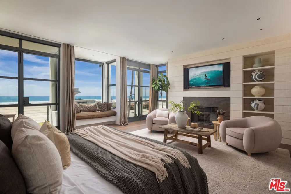 2311 Ocean Front Walk Venice, CA 90291