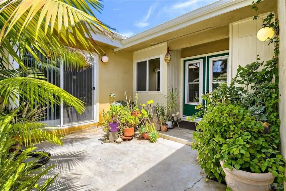 7175 Bobhird Drive San Diego, CA 92119