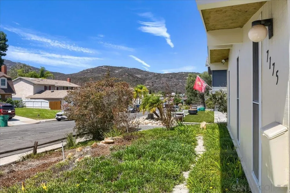 7175 Bobhird Drive San Diego, CA 92119