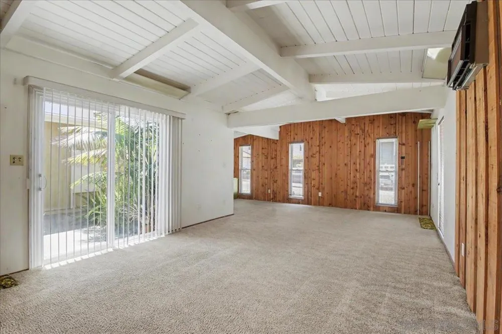 7175 Bobhird Drive San Diego, CA 92119