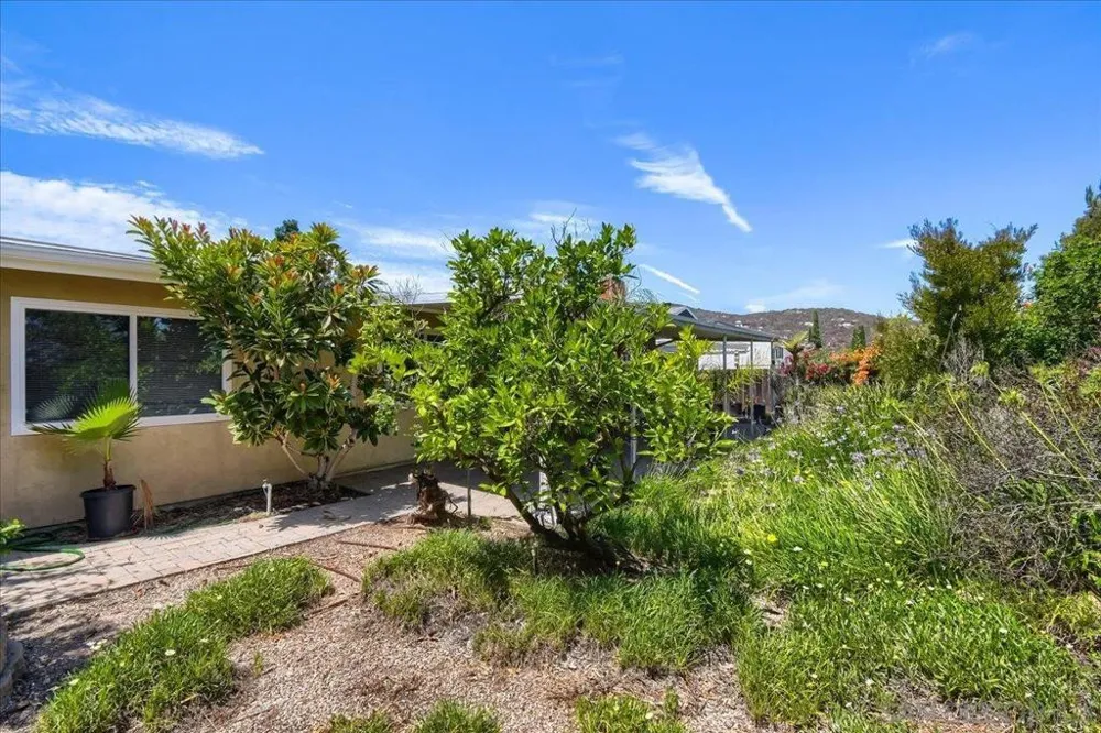 7175 Bobhird Drive San Diego, CA 92119