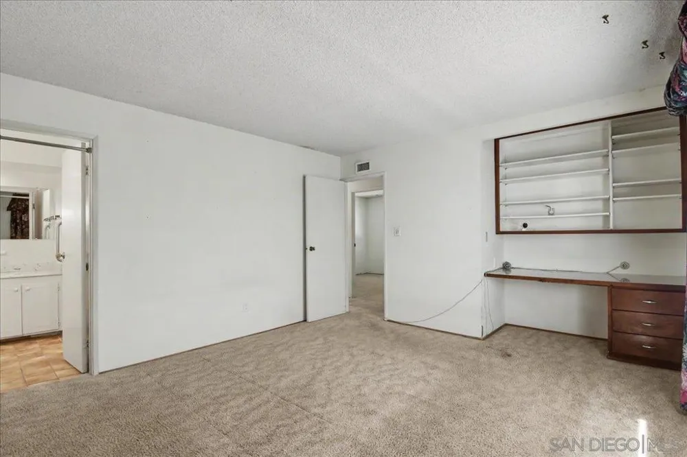 7175 Bobhird Drive San Diego, CA 92119