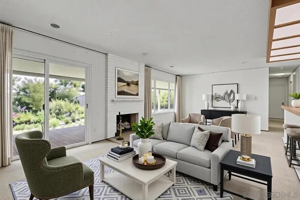 7175 Bobhird Drive San Diego, CA 92119
