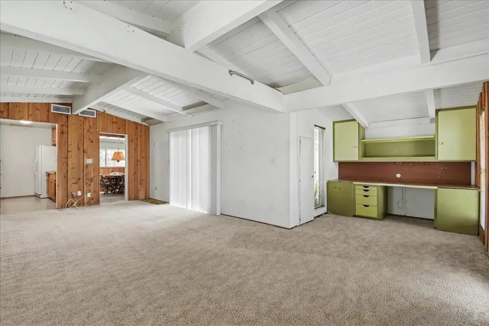 7175 Bobhird Drive San Diego, CA 92119