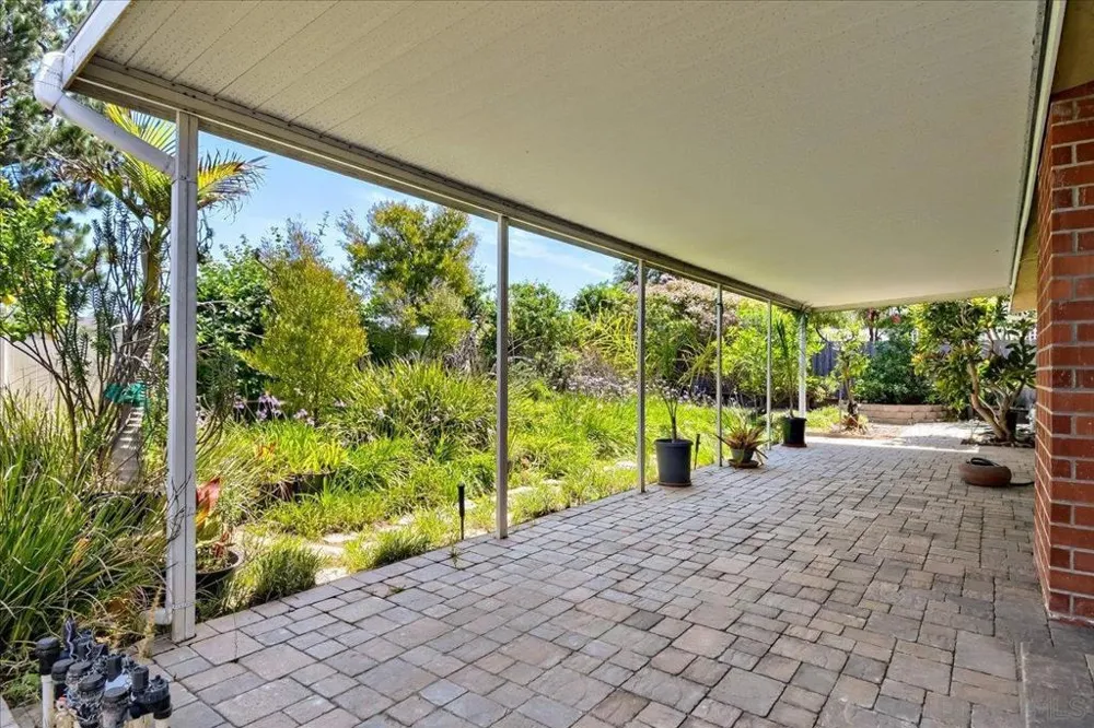 7175 Bobhird Drive San Diego, CA 92119