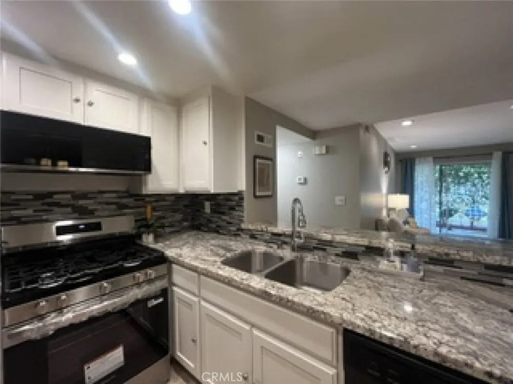 7800 Topanga Canyon #112 Canoga Park, CA 91304