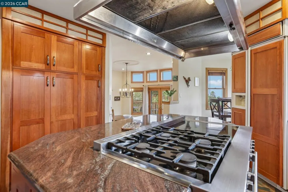 3906 Arbutus Ct Hayward, CA 94542