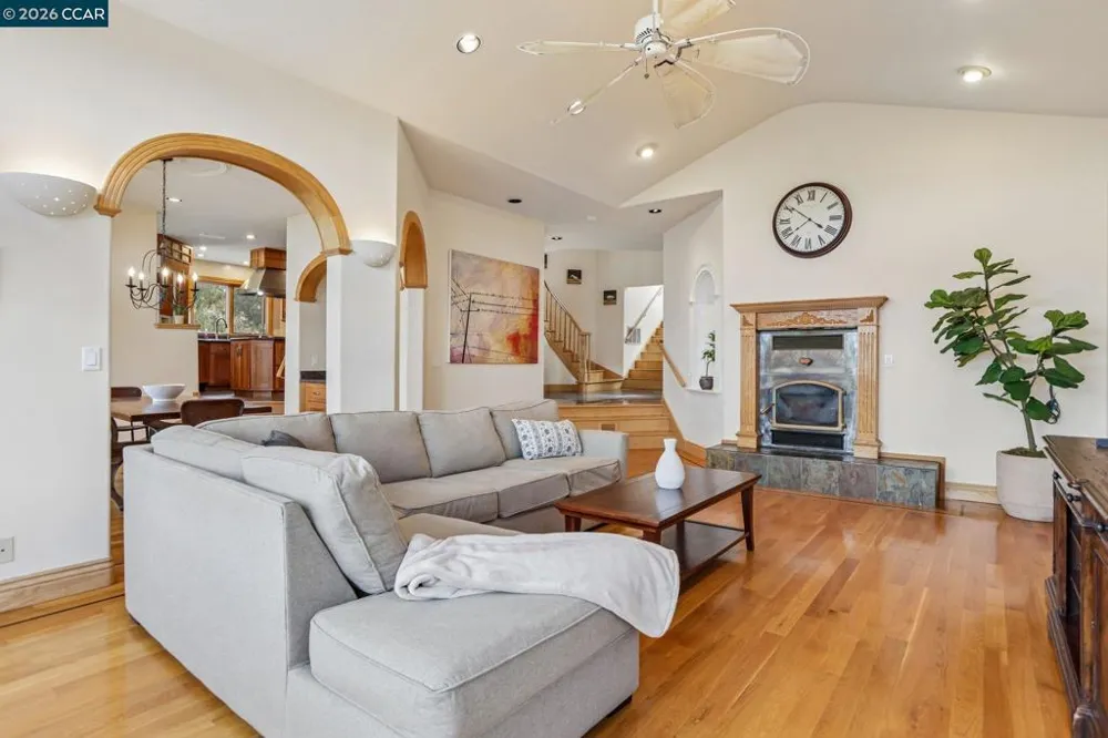 3906 Arbutus Ct Hayward, CA 94542