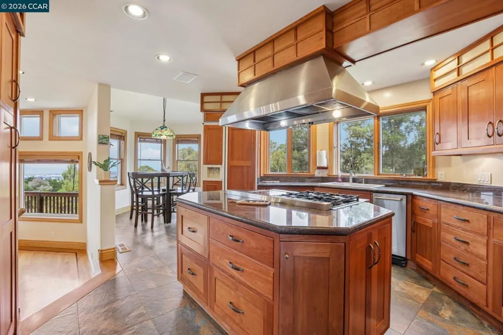 3906 Arbutus Ct Hayward, CA 94542