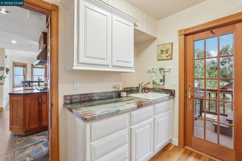 3906 Arbutus Ct Hayward, CA 94542