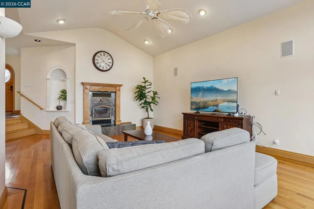 3906 Arbutus Ct Hayward, CA 94542