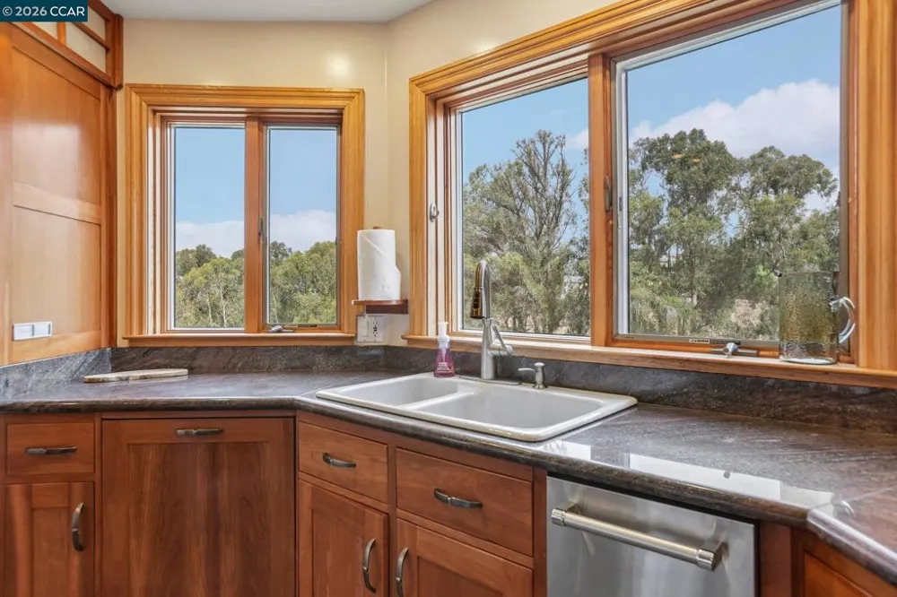 3906 Arbutus Ct Hayward, CA 94542