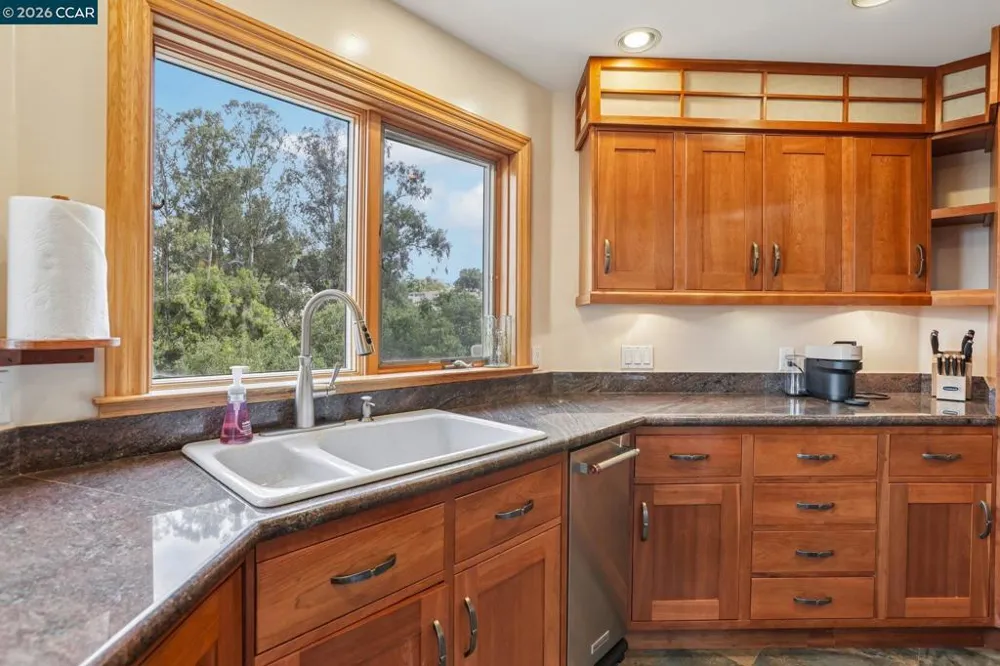 3906 Arbutus Ct Hayward, CA 94542