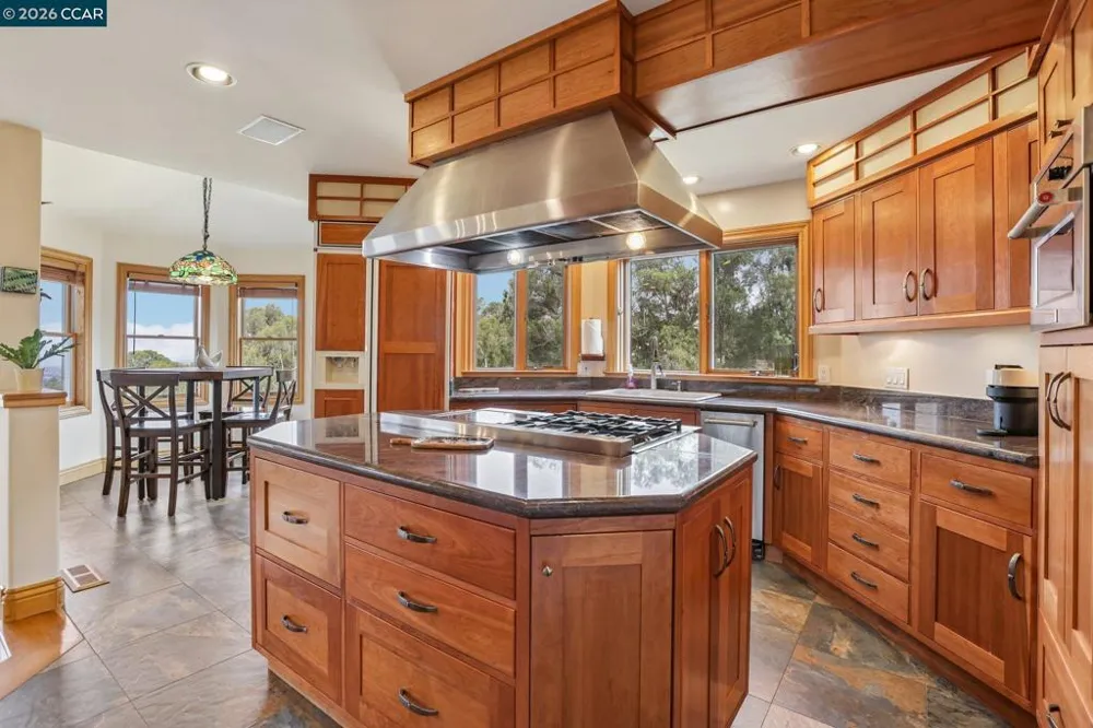 3906 Arbutus Ct Hayward, CA 94542