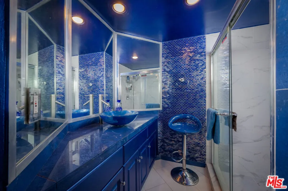 2189 Sunset Plaza Drive Los Angeles, CA 90069