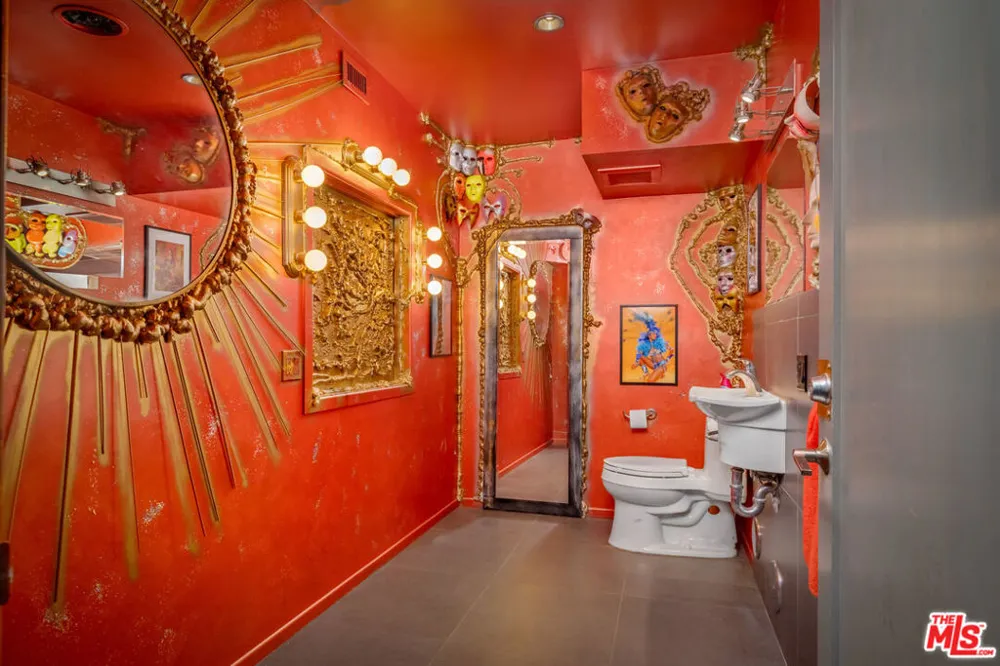 2189 Sunset Plaza Drive Los Angeles, CA 90069