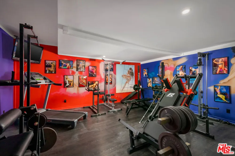2189 Sunset Plaza Drive Los Angeles, CA 90069