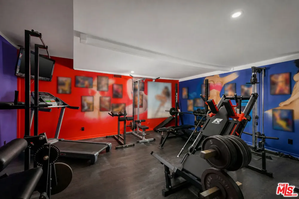 2189 Sunset Plaza Drive Los Angeles, CA 90069
