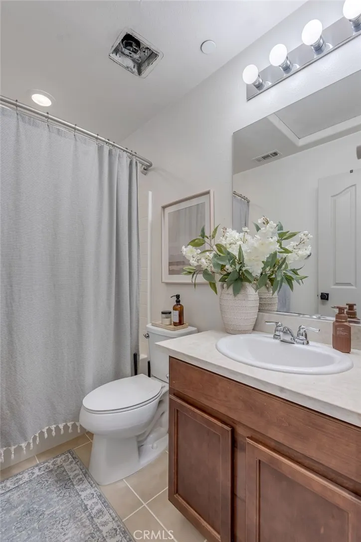 17621 Perilla San Bernardino, CA 92407
